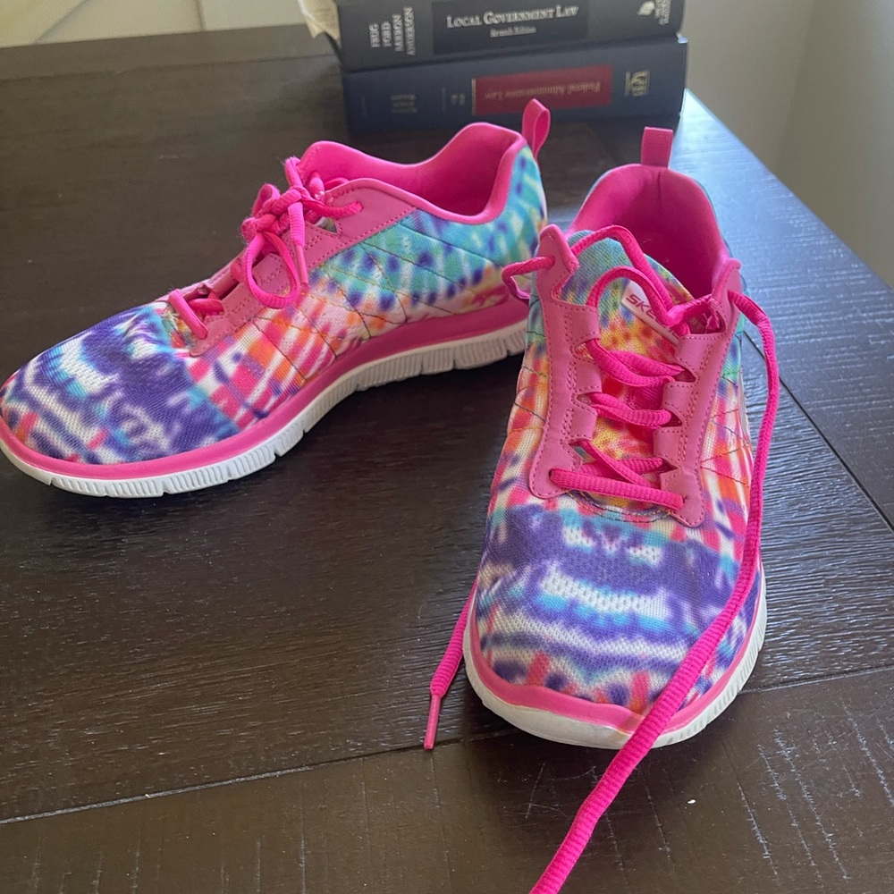 Women’s sketchers shoes size 10